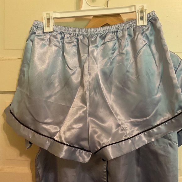 NWOT Contrast Piping Satin PJ Set / Pajama Set - Picture 5 of 5